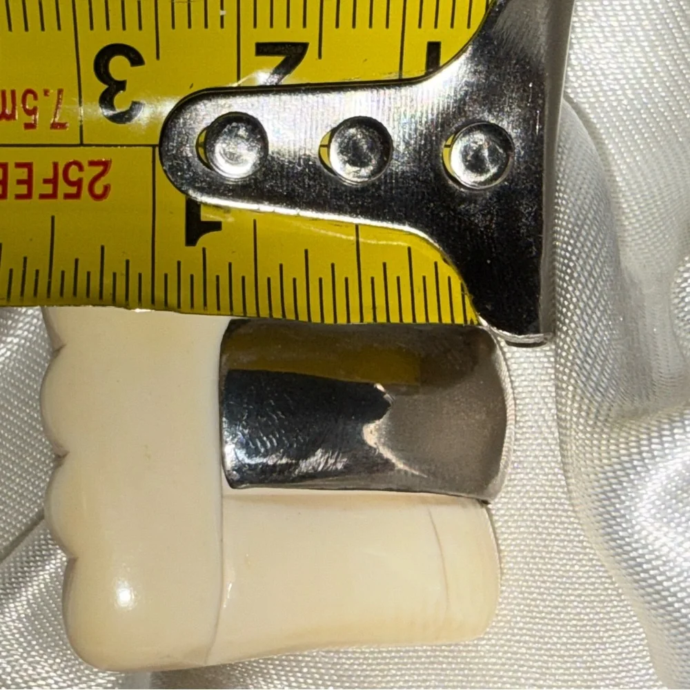 VINTAGE LARGE WHITE 3D DESIGN Square BAKELITE LUCITE‎ CLIP EARRINGS 925 STERLING